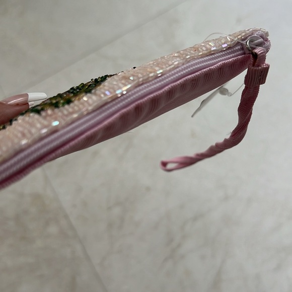 Liz Claiborne Beaded Palm Tree Wristlet New with tags. - Picture 6 of 6